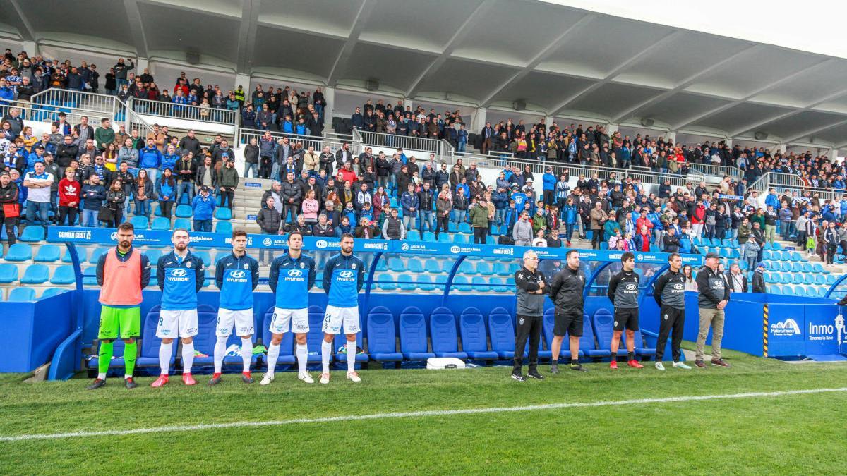 Los futbolistas del Baleares esperan el apoyo de su afición.