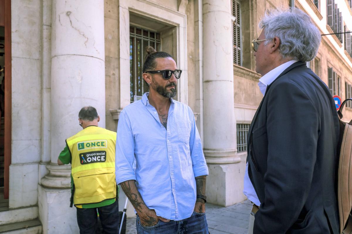 Biel Mesquida, Lucía Muñoz y Jaume Sastre arropan a Balti Picornell por la querella de Jorge Campos por llamarle “puto nazi”