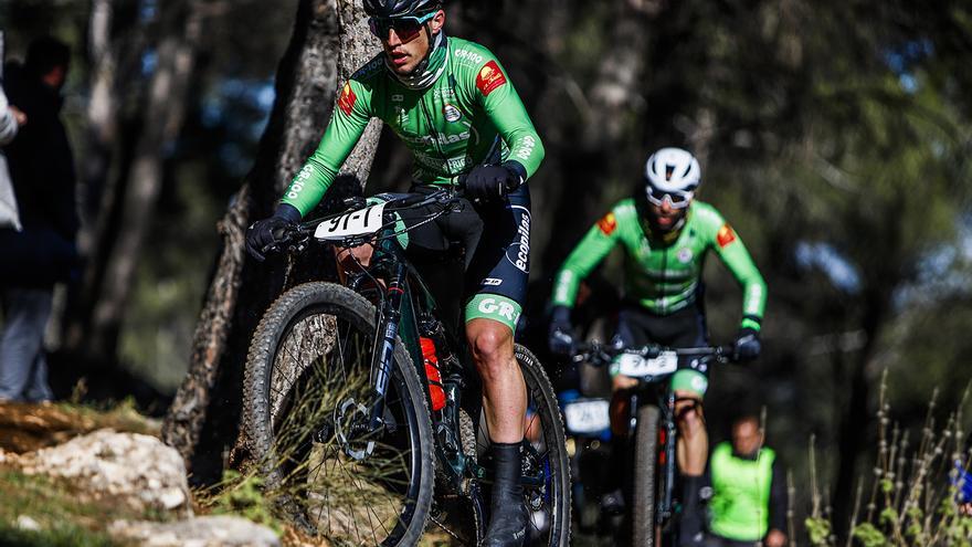 Novena posición de la pareja del Extremadura-Ecopilas en la Andalucía Bike Race
