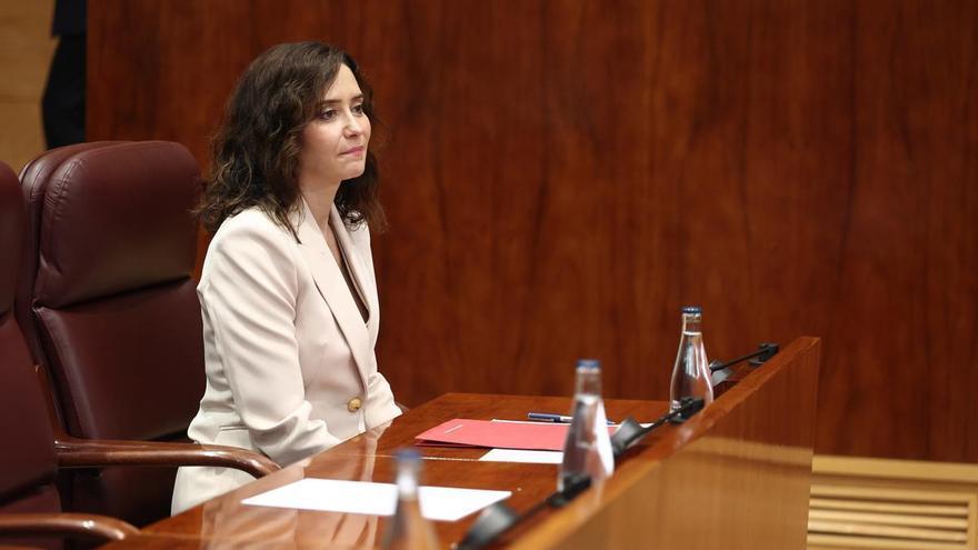Ayuso afirma que los políticos deben "ser criticados y examinados hasta el tuétano"