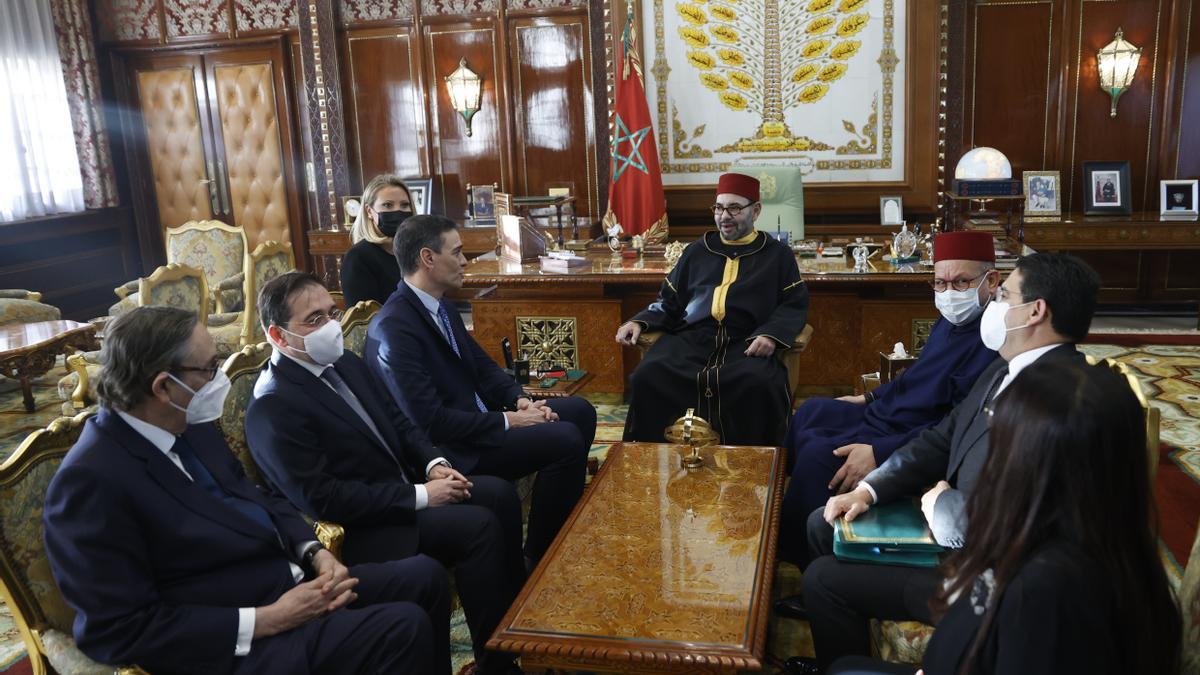 El presidente del Gobierno, Pedro Sánchez, y el rey Mohamed VI volverán a reunirse en Rabat, después de la visita efectuada el pasado mes de abril.