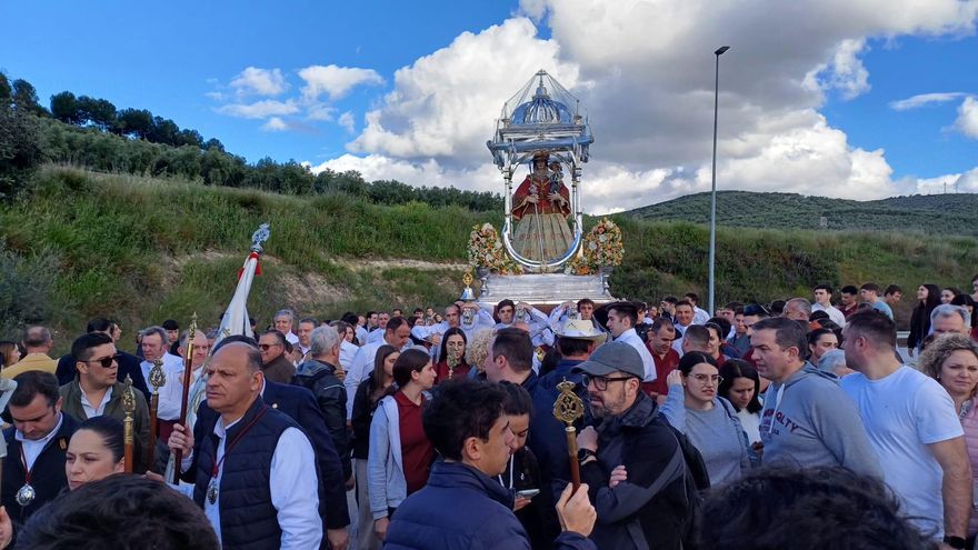 Bajada extraordinaria de la Virgen de Araceli por la Magna de Lucena