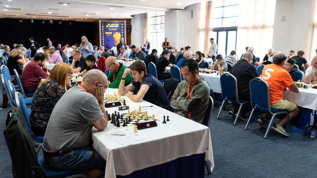 Masterclass del Gran Maestro Arizmendi en el Benidorm Chess Open