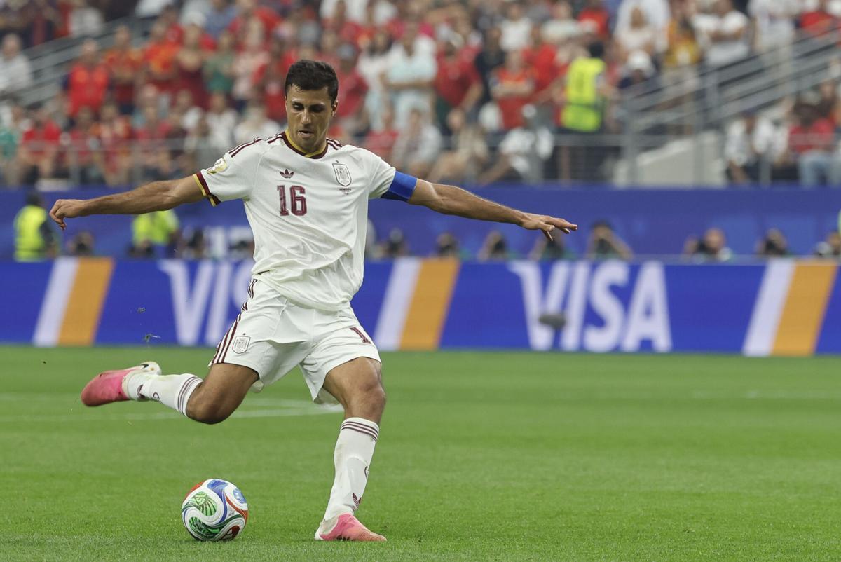 Rodri Hernández, con la selección española.