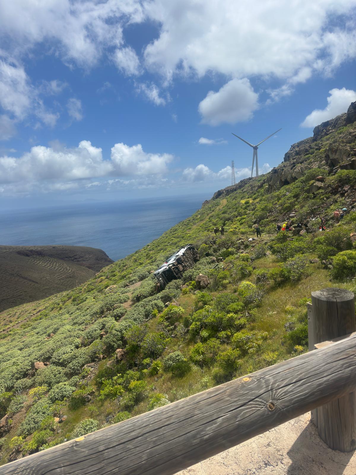 Una autobús se precipita en San Sebastián de La Gomera