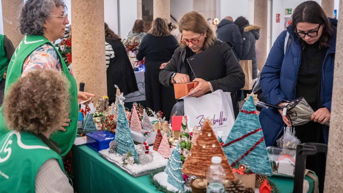 El rastrillo solidario de la asociación contra el cáncer abre sus puertas en Mérida