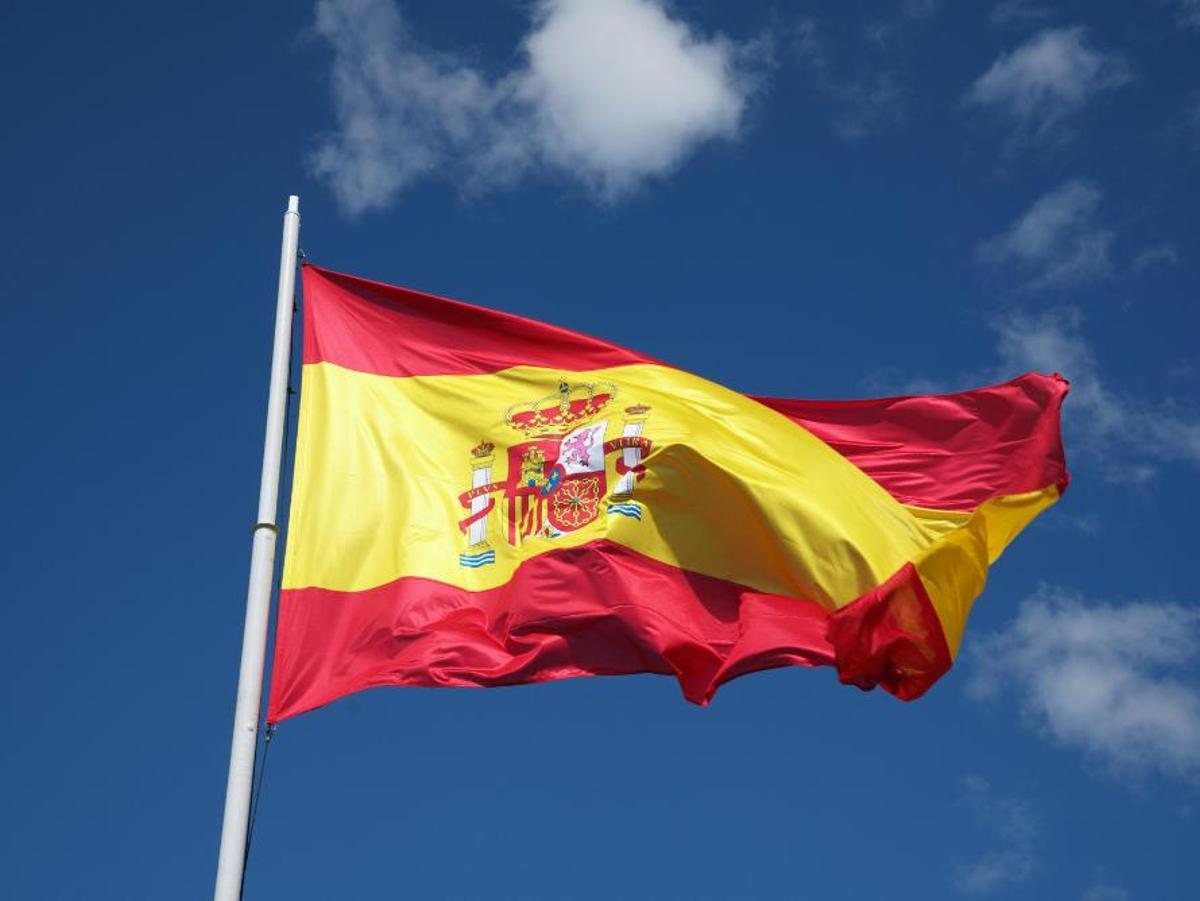 Una bandera de España.