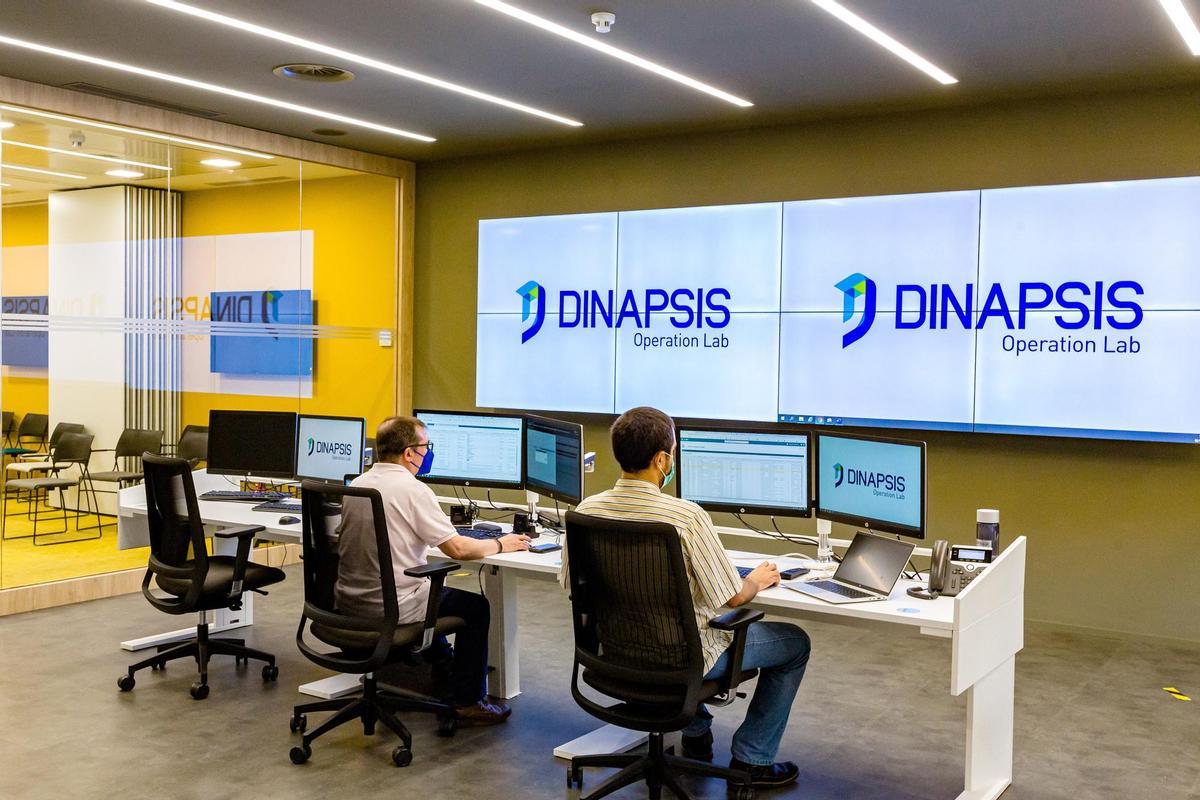 Desde el centro tecnológico «Dinapsis» se analiza en tiempo real aspectos como el consumo, la calidad del agua o las incidencias en la red.