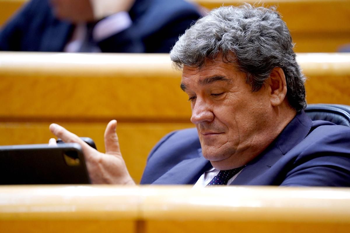 El ministro José Luis Escrivá, en el Senado.