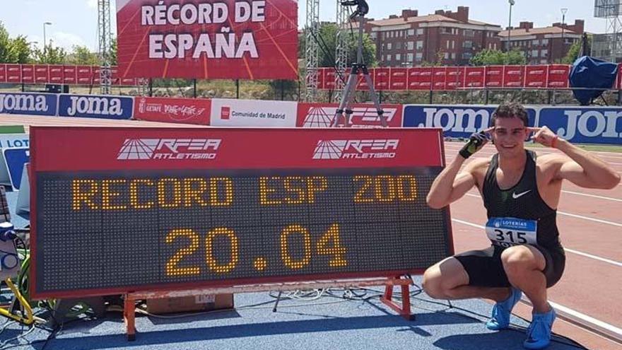 Bruno Hortelano sonríe tras batir ayer el récord de España para «pasar página» al grave accidente de tráfico sufrido en 2016.