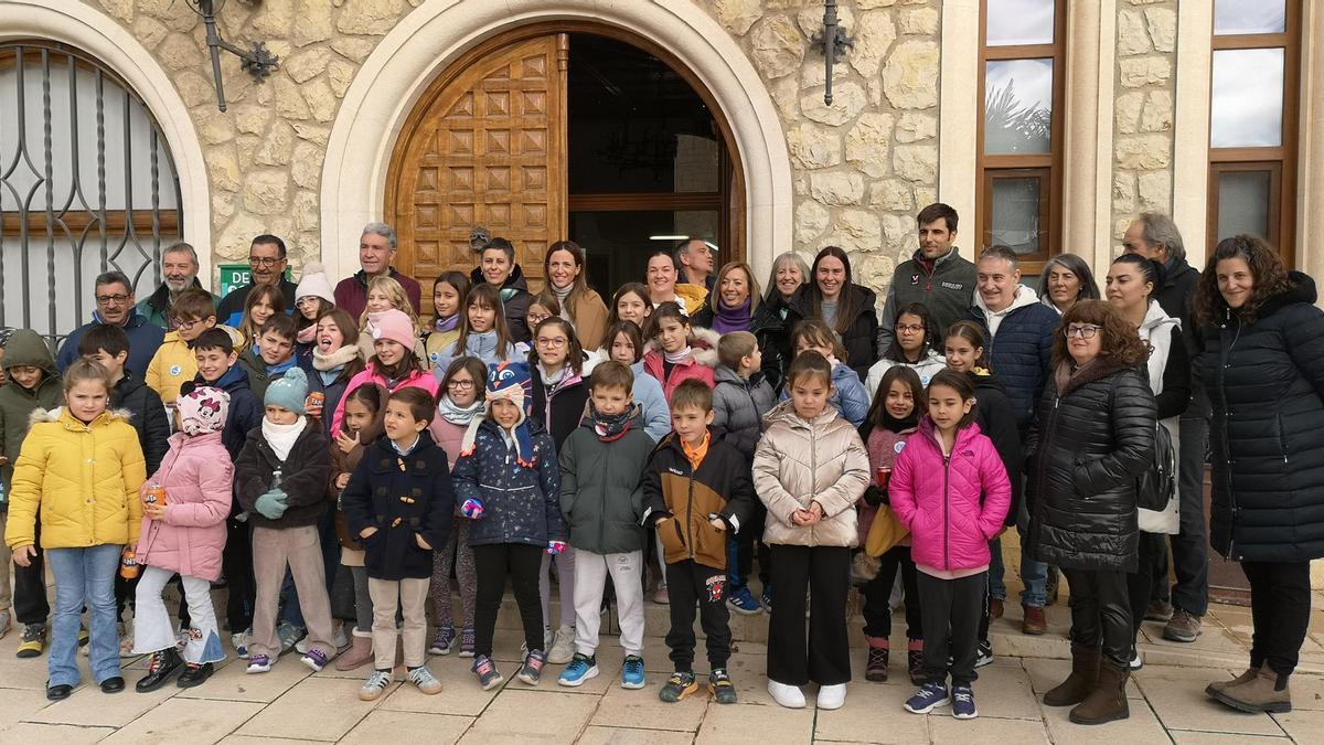 Los alumnos del colegio de Calamocha, este viernes.