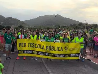 Manifestación histórica en les Valls por la enseñanza pública