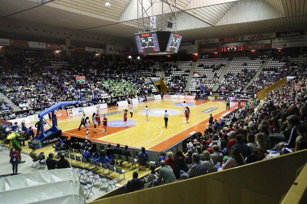 Les imatges de l''Araski-Uni Girona (71-78)