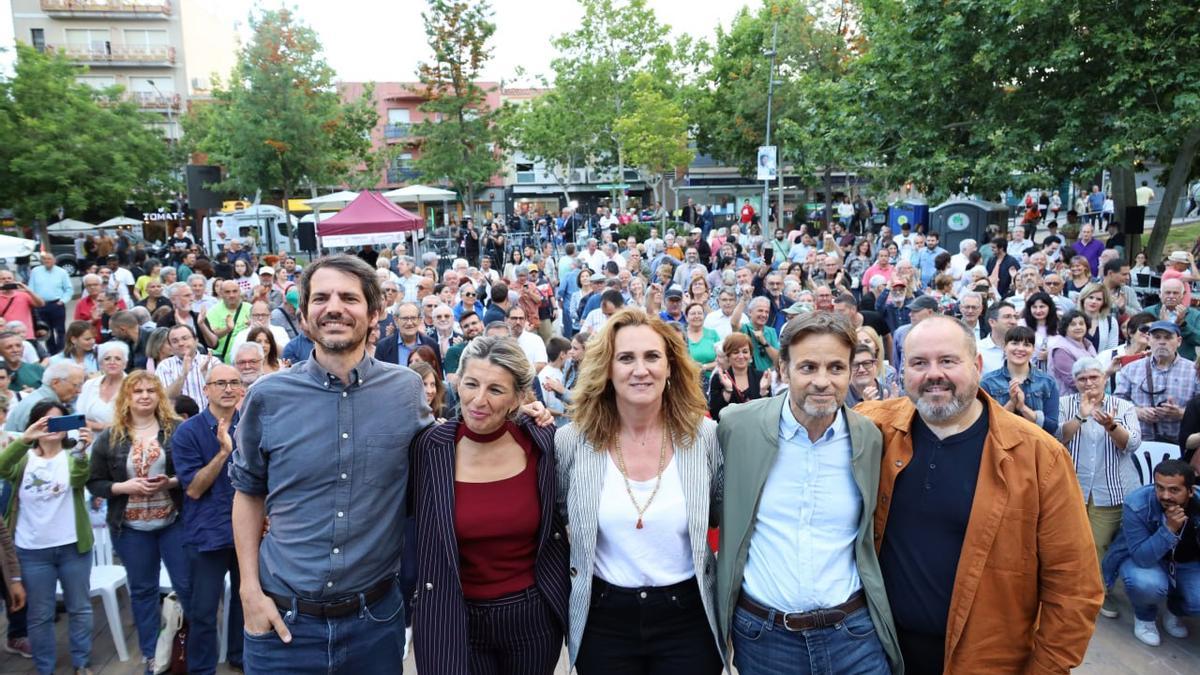 Ernest Urtasun, Yolanda Díaz, Estrella Galán, Jaume Asens y Joan Mena, en el mitin central de los Comuns en Sabadell