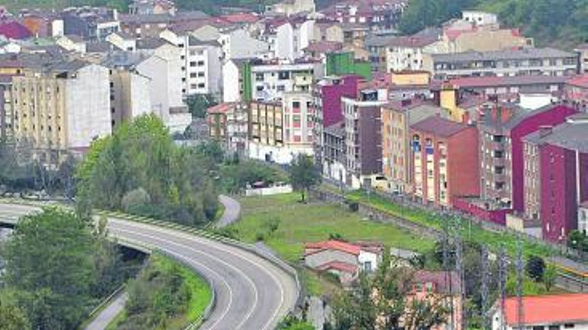 El corredor del Nalón a su paso por Blimea.