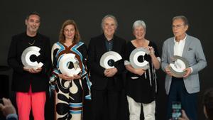 El director del Eufònic, Vicent Fibla, Sarraute, Serrat, Udina y Viladecans (de izquierda a derecha), este viernes en la foto de familia de los Premis Nacionals de Cultura 2023. 