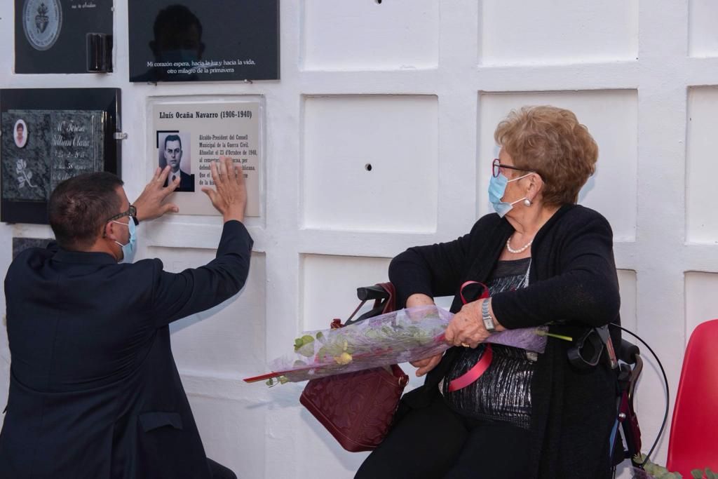 El alcalde Luís Ocaña volvió a Faura, 81 años después de ser fusilado por el franquismo.