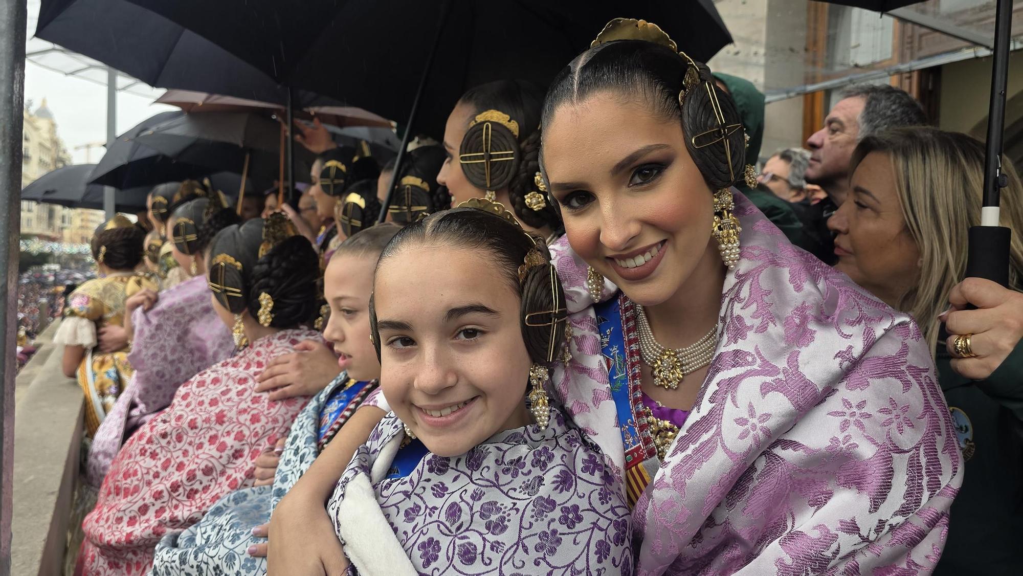 Palco día 14: reunión con las falleras mayores infantiles de la historia