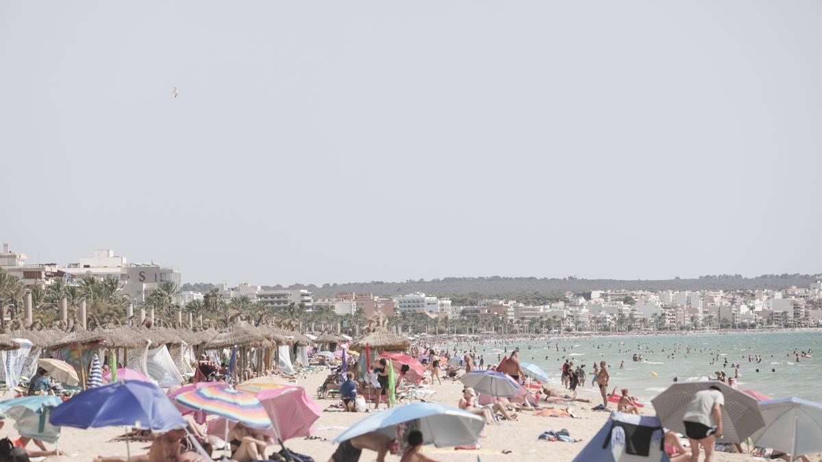 El impulso del turismo está mejorando las previsones económicas de Baleares.