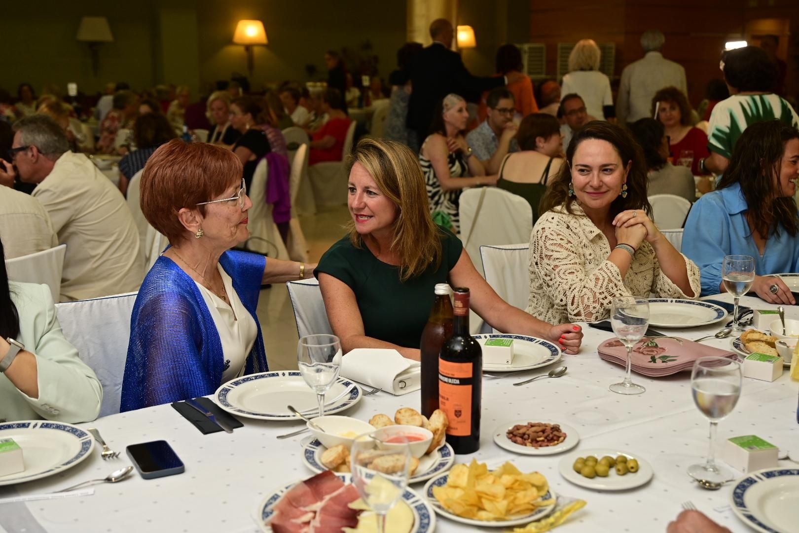 Gala solidaria a beneficio de la Asociación Conta el Cáncer en Castelló