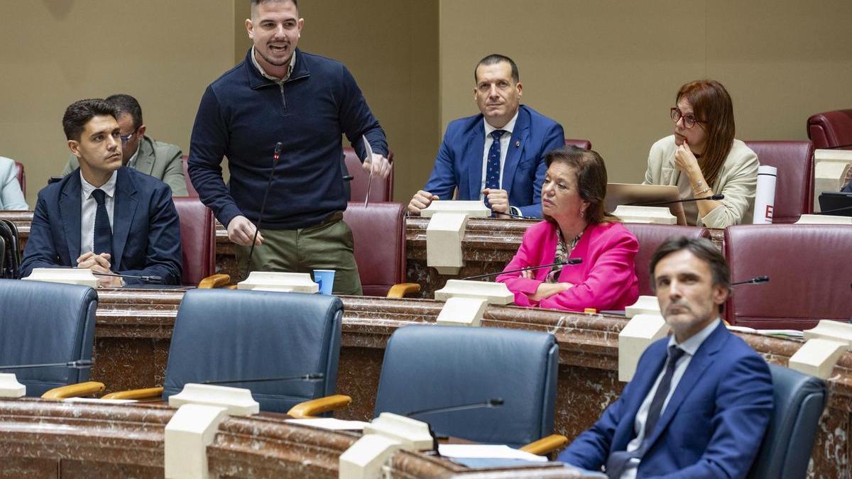 Miguel Ortega replica al consejero de Fomento e Infraestructuras, Jorge García Montoro.