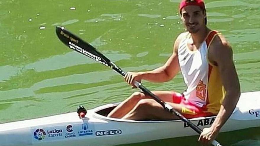 Daniel Abad, con la camiseta de la Selección Española.