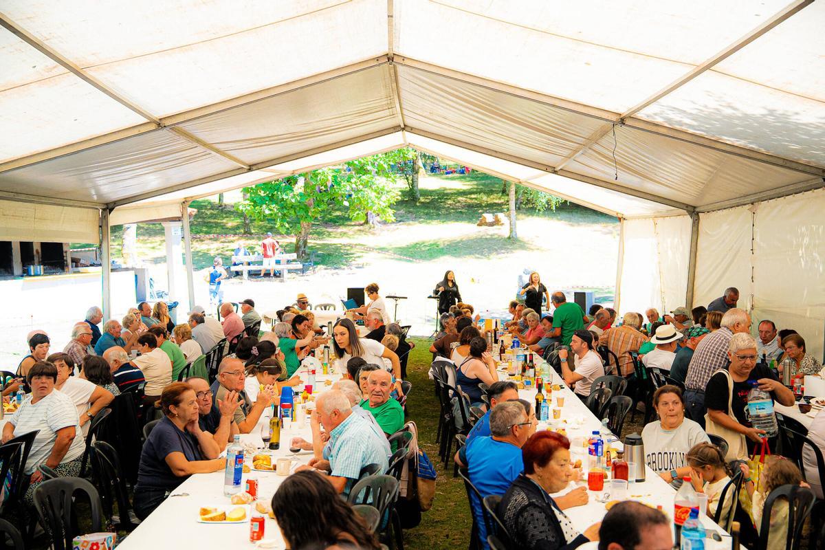 Fiesta en el Lago de Castiñeiras