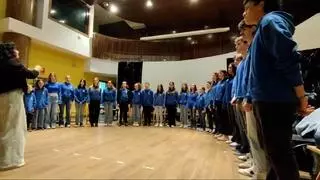 El coro "Voces Blancas del Nalón" hace sonar el Bélgica "Santa Bárbara Bendita"