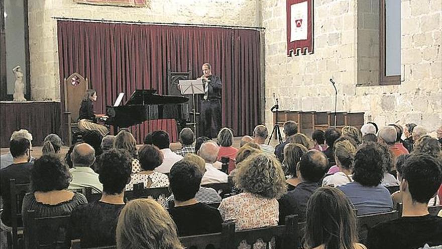 El castillo de Peñíscola ultima la reforma de su salón gótico