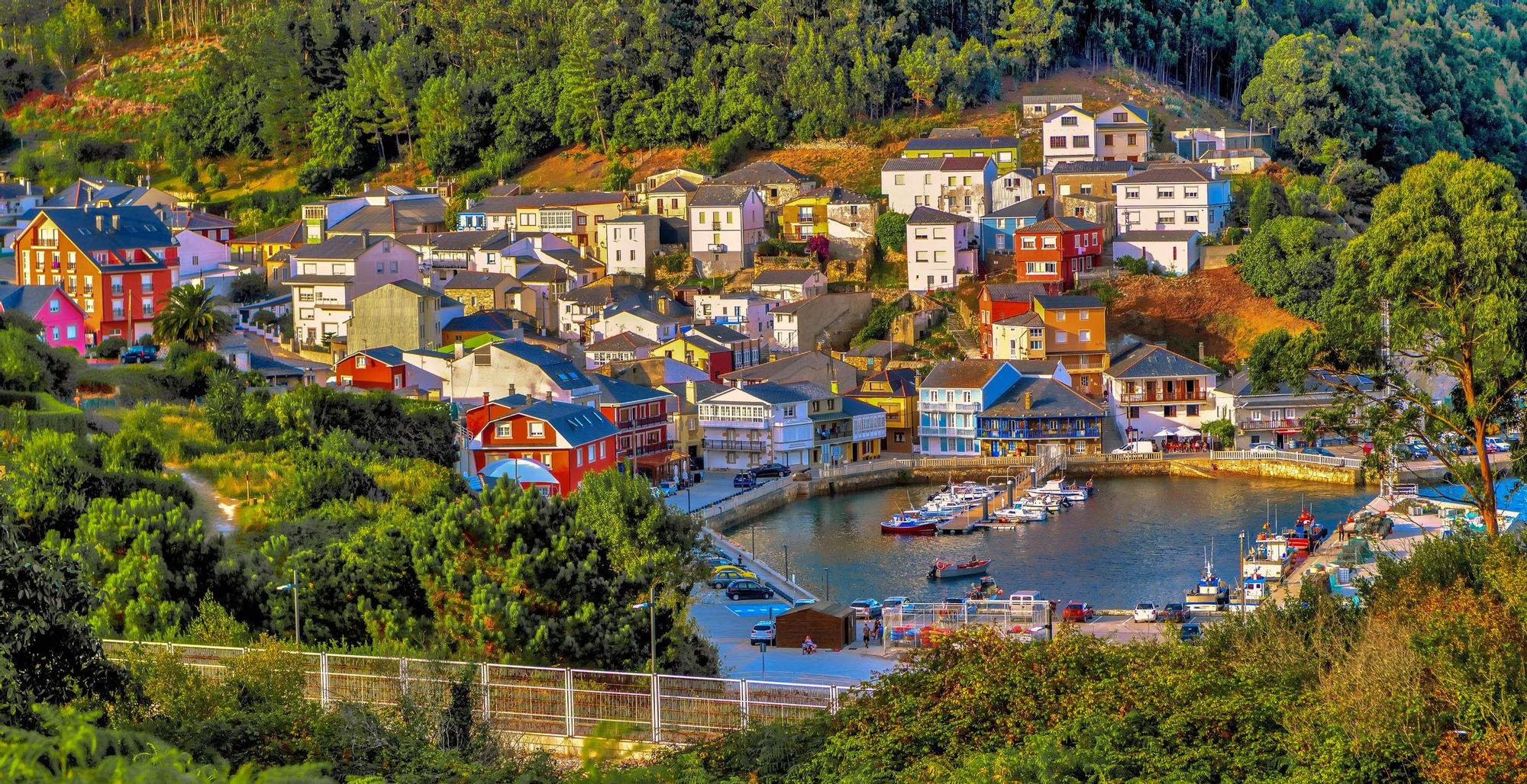 Recorremos los pueblos costeros más bonitos de Galicia.