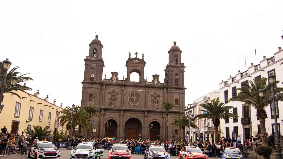 Santa Ana da la salida a un Rally Islas Canarias muy especial