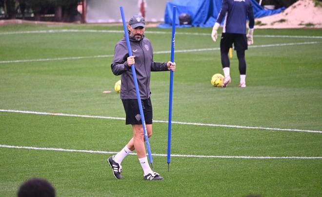 Entrenamiento del Elche previo al partido contra el Real Madrid
