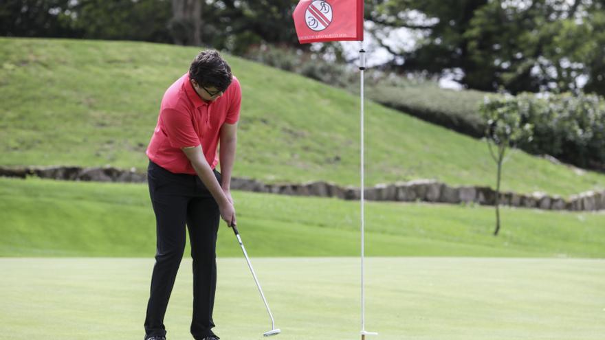 El Club de Golf de Castiello paraliza su plan director por el rechazo de los socios