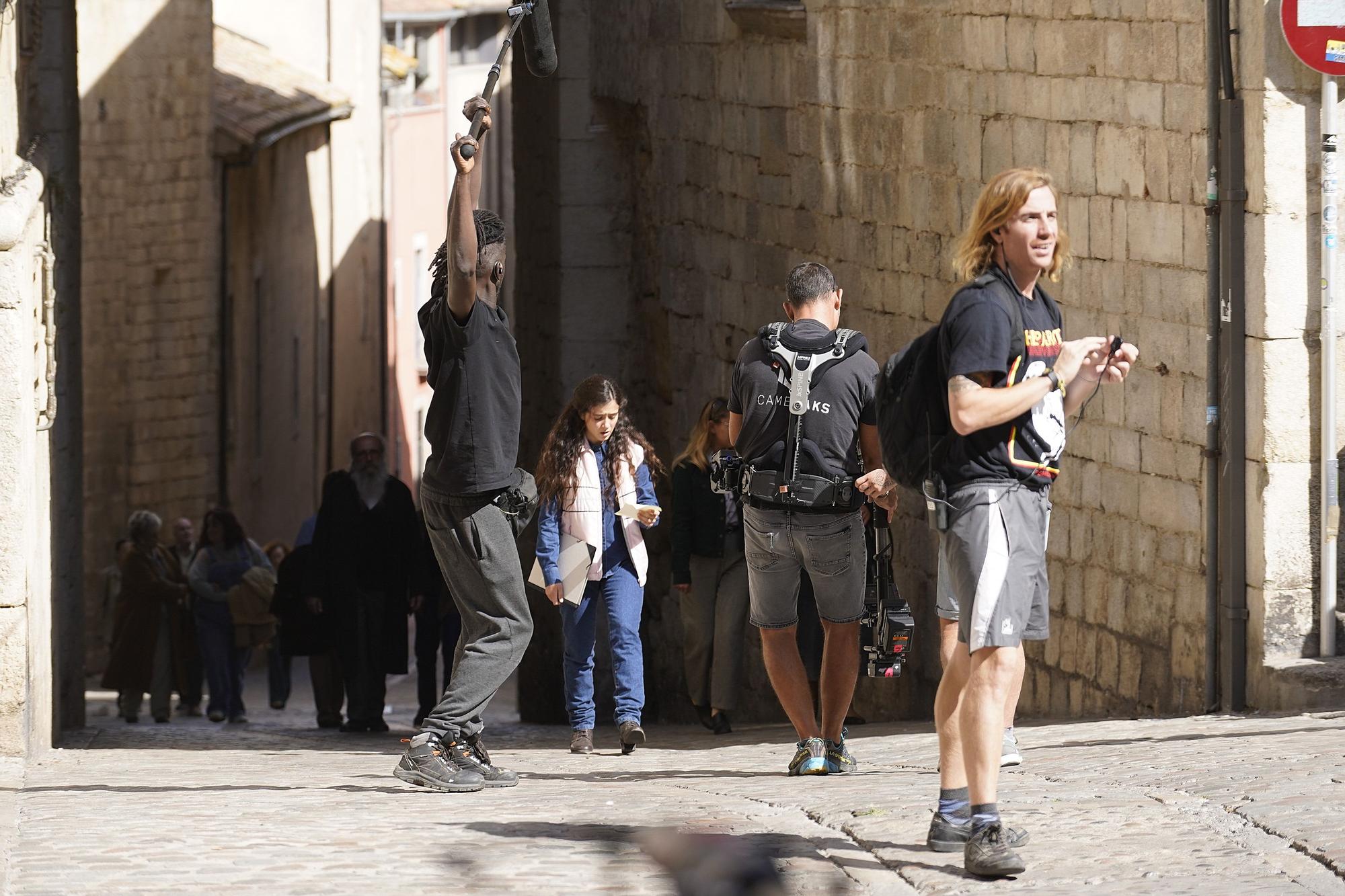 Los Javis roden entre turistes i curiosos a les escales de la catedral