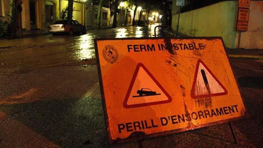 El temporal va provocar problemes en inundar carrers.