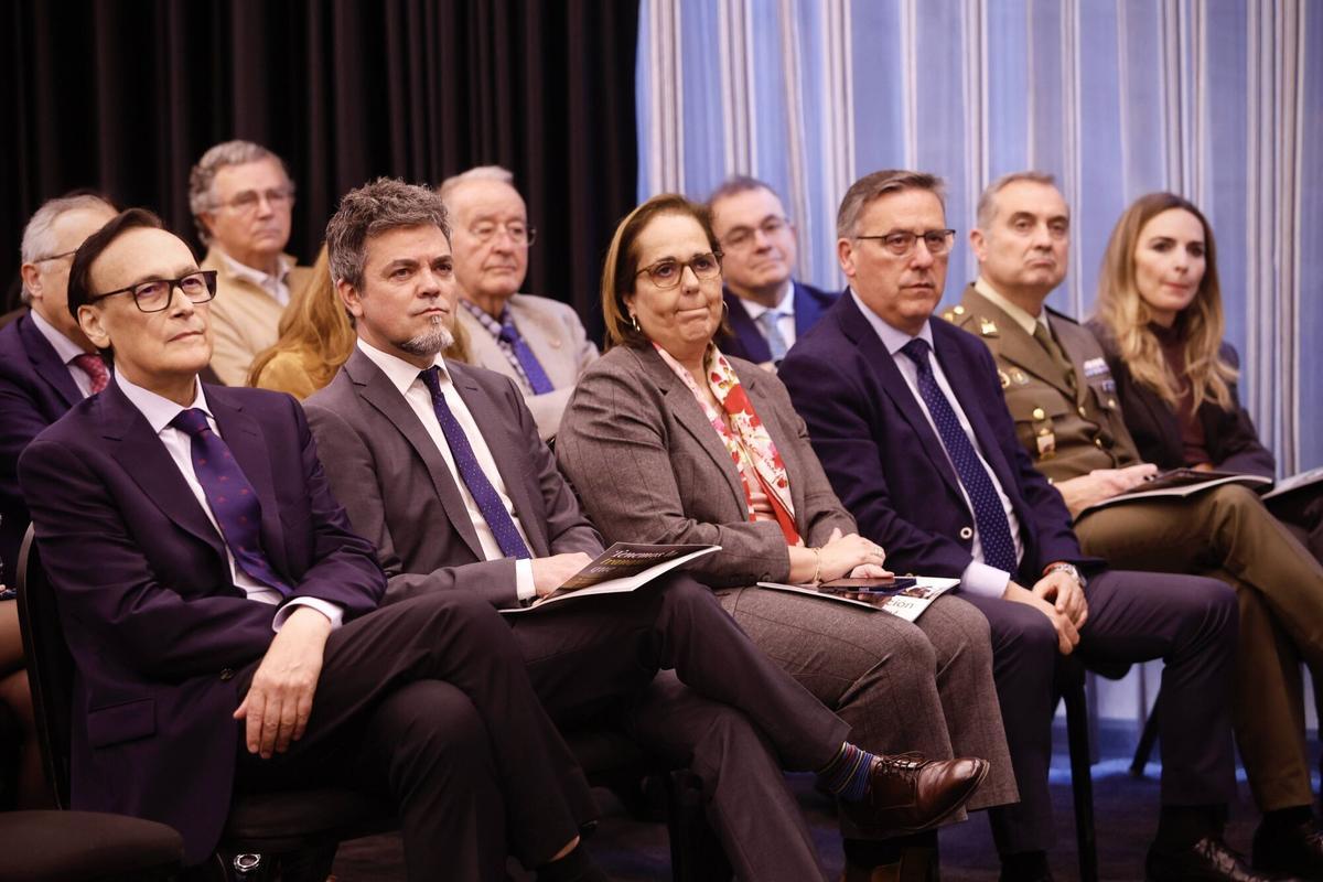 Córdoba. Presentación del libro de la Formación Profesional de Andalucía: una visión actual y de futuro. Diario Córdoba, asiste José Carlos Gómez Villamandos, consejero de Universidad, Investigación e Innovación de la Junta de Andalucía y la consejera de Desarrollo Educativo y Formación Profesional de la Junta de Andalucía, Mª del Carmen Castillo