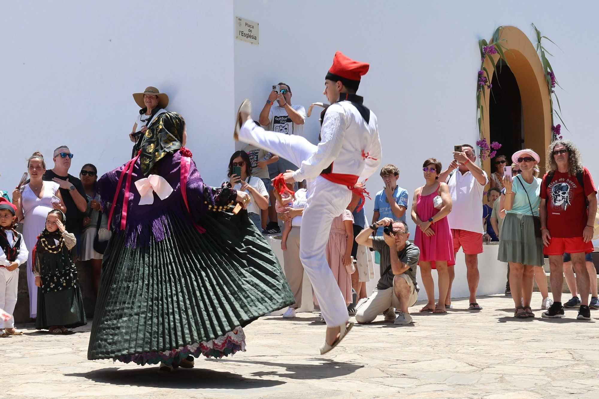 Mira aquí todas las fotos del día grande de las fiestas de Sant Joan