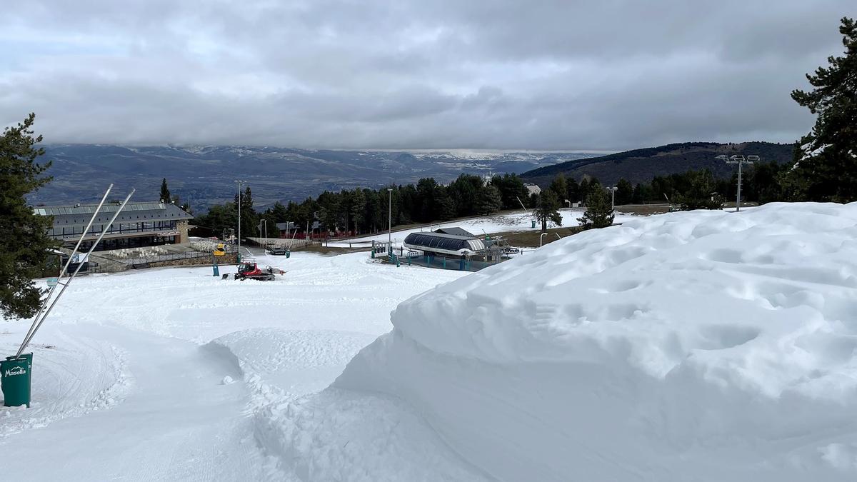Acumulació de neu en un sector de Masella