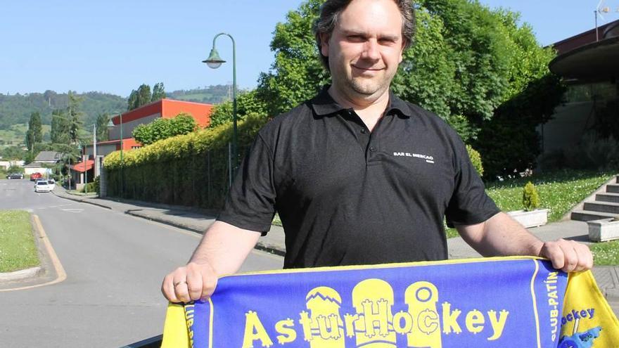 El presidente del Asturhockey, Adrián Fernández, ayer, en el área deportiva de Grado.