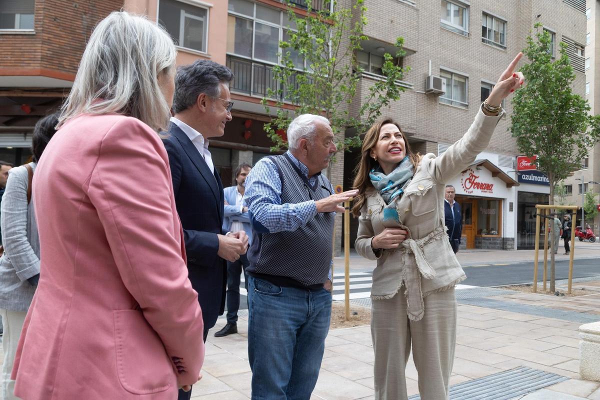 Natalia Chueca, este miércoles en la visita a la calle Matadero.