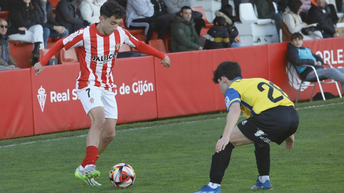 Una imagen del encuentro entre Sporting Atlético y Caudal.