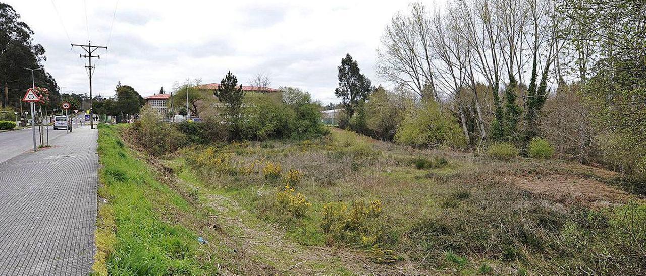 Terrenos en los que se construirá la nueva residencia de mayores de A Estrada.