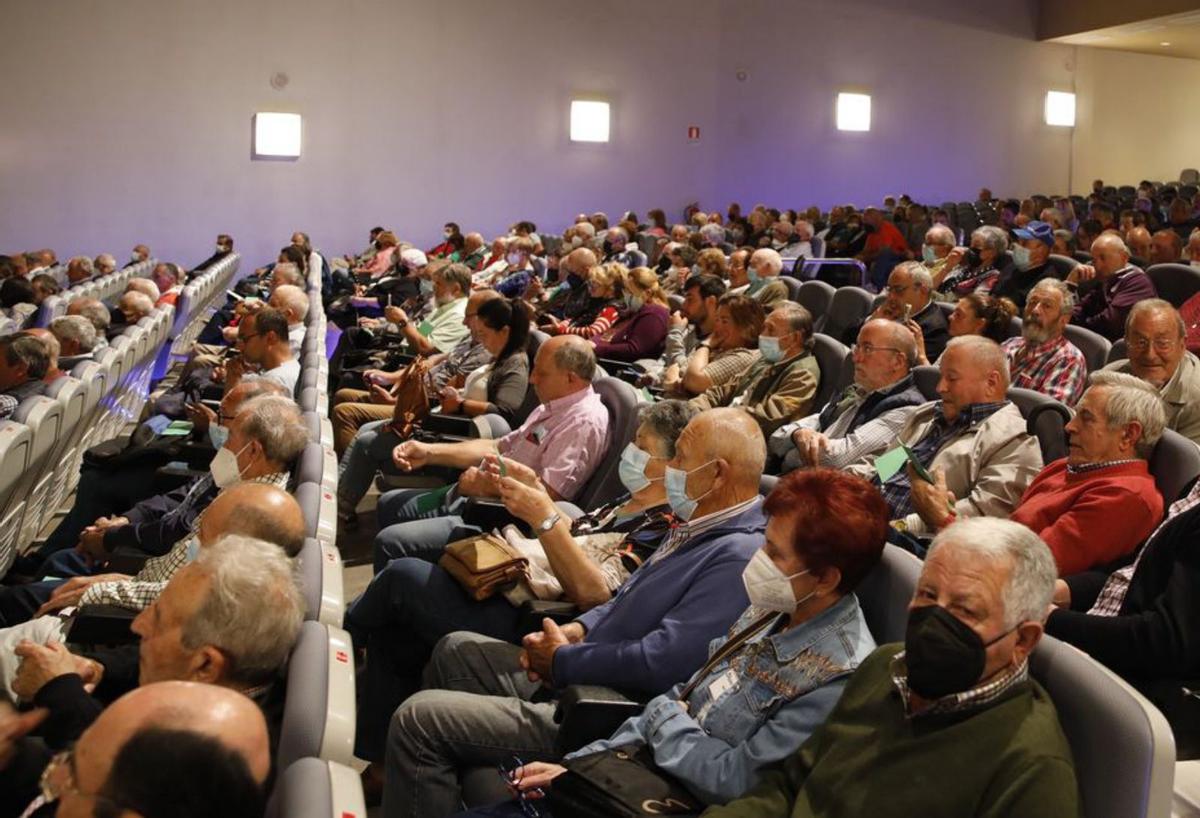 Parte de los socios asistentes a la asamblea. | Ángel González