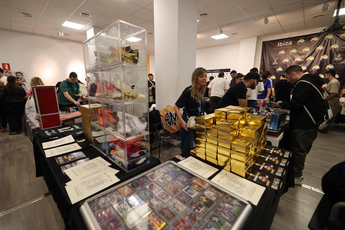 Coleccionismo: todas las imágenes del Ibiza Card Show 2025