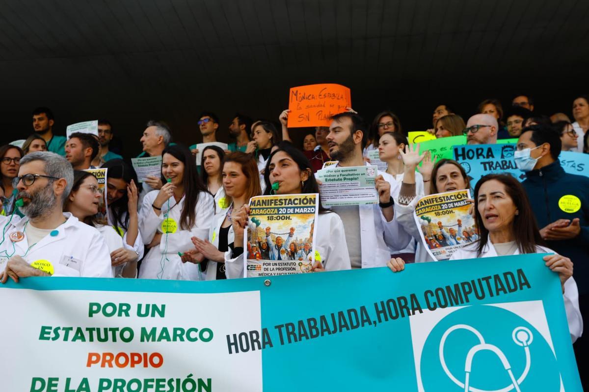 En imágenes I Protesta de los médicos de Aragón a las puertas del ...