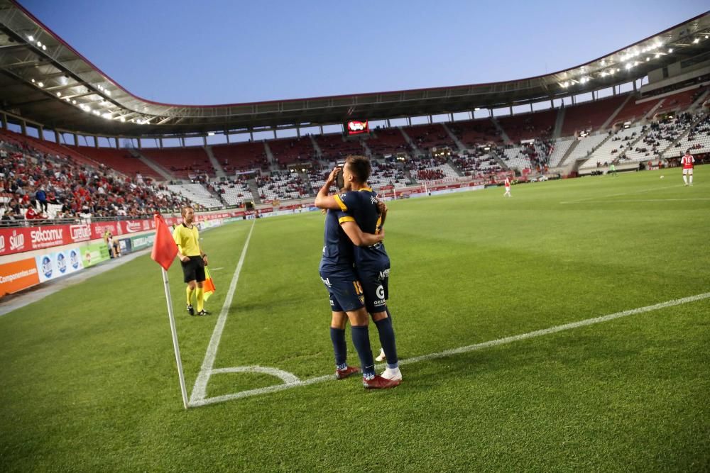 El Real Murcia cae ante el UCAM Murcia en casa