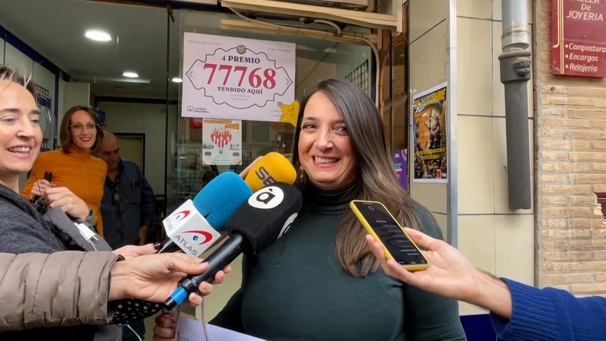 Lotera de Paiporta se emociona al repartir el cuarto y quinto premio: “Queríamos devolver el amor recibido”