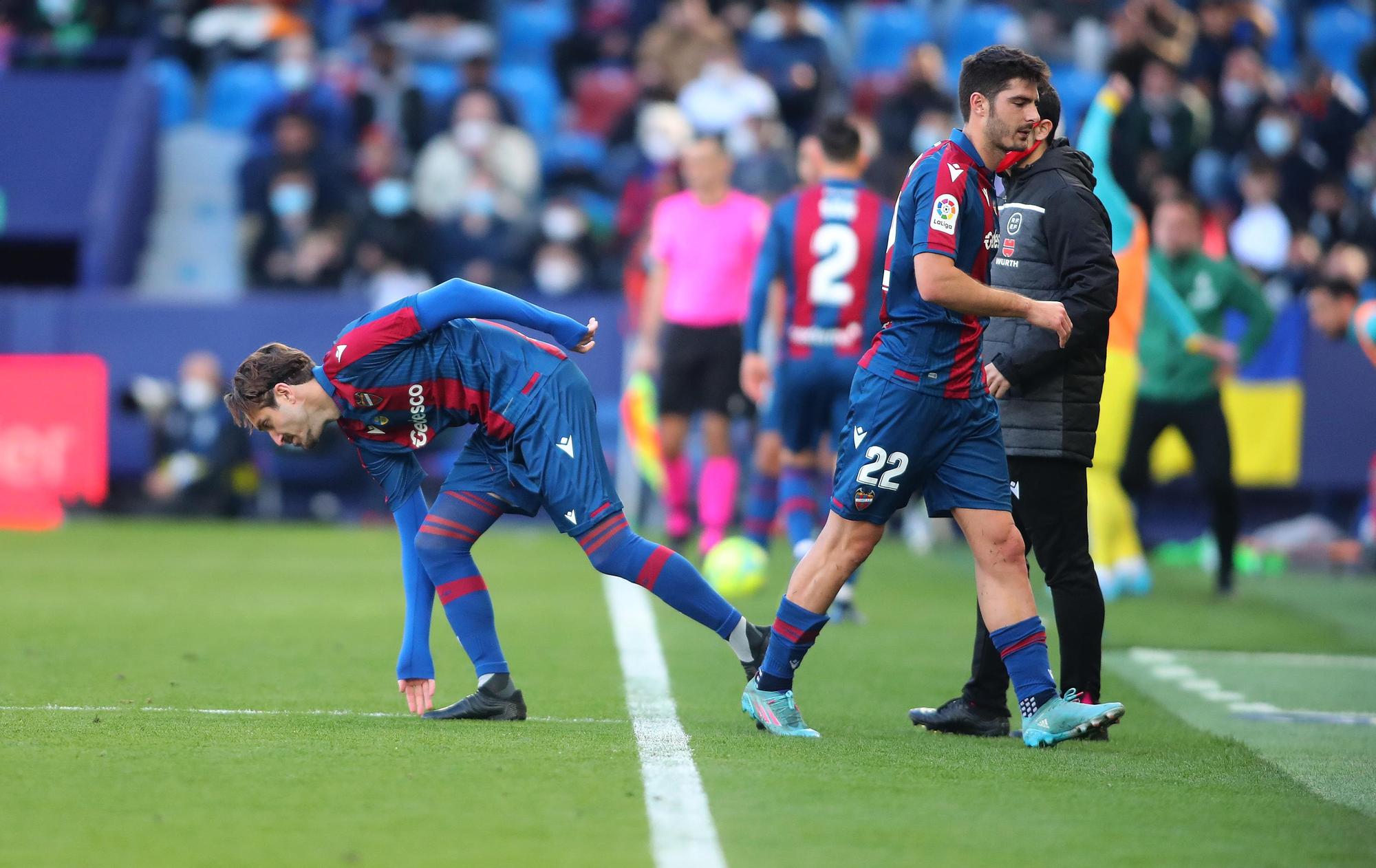 Las imágenes de la victoria del Levante frente al Villarreal en el Ciutat de València