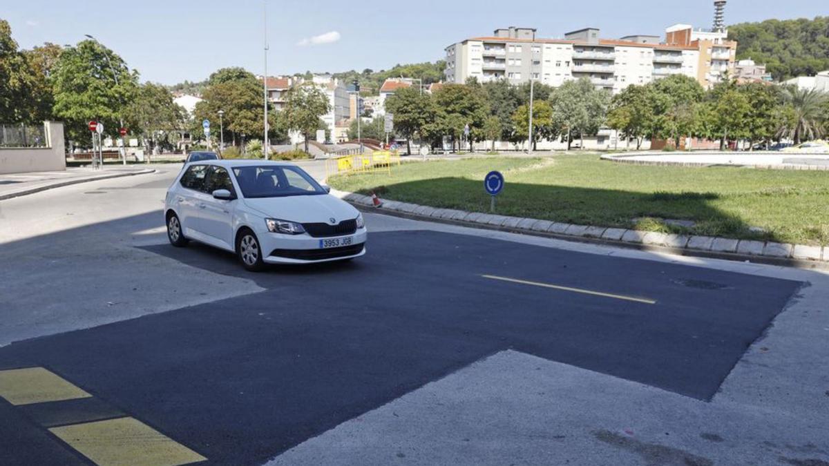 La zona ja asfaltada i amb el trànsit obert. | ANIOL RESCLOSA