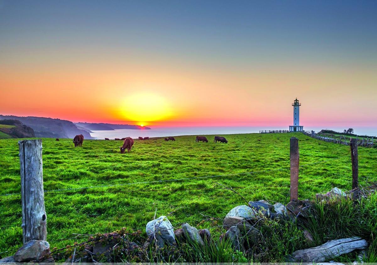 Atardecer en el faro de Luces